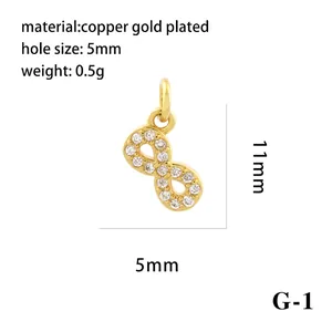 Macro shot of 18K gold plated copper star pendant with detailed size and weight specs