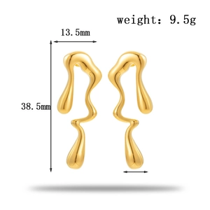 Detailed view of liquid metal gold earrings showing dimensions and weight metrics