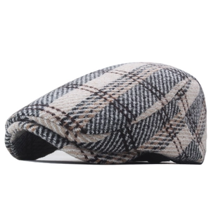 Men's retro tweed newsboy cap with classic checkered pattern for autumn and winter warmth