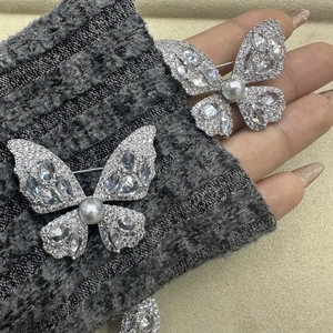 Broche Papillon En Alliage Avec Künstliche Perle Et Strass Brillants Accessoire De Vêtement De Luxe Bijou Cadeau Pour Femme
