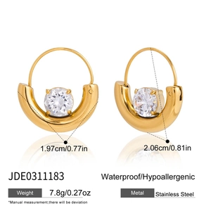 U-shaped 18K gold plated stainless steel earrings with white zircon dimensions detail