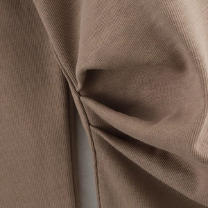Brown knit shoulder off-top with elegant ruching detail and high-elasticity fabric texture