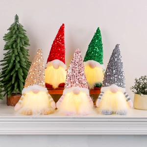 Lot de cinq gnomes de Noël brillants avec paillettes et lumières LED chaleureuses