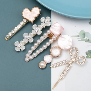 5-piece set of elegant alloy hair clips with pearls, rhinestones and shell patterns
