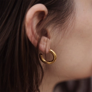 Minimalist gold-plated stainless steel chunky C-shaped hoop earrings for women