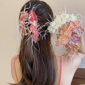 Pince à cheveux fleur en dentelle et plumes pour femmes avec cristaux roses élégants