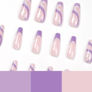 Faux ongles longs forme ballerine avec dégradé lavande rose et motifs d'étoiles