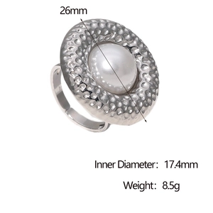 Hammered silver ring with white pearl detail showing 26mm outer diameter and 17.4mm size