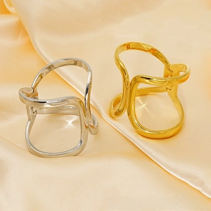 Bracelets manchettes minimalistes polis plaqués or 18 carats et argent sur soie
