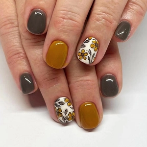 Press On Nails Short Square Retro Mustard Yellow Dark Grey White Floral Design Glossy Full Cover Fake Nails With Glue