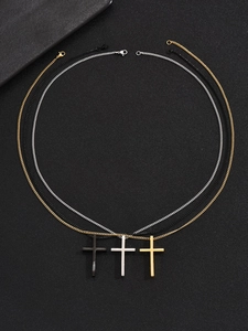 Drei Kreuzanhänger in Schwarz, Silber und Gold mit robusten kubanischen Ketten