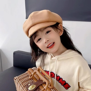 Classic kids camel newsboy cap in Korean style for autumn fashion outfits