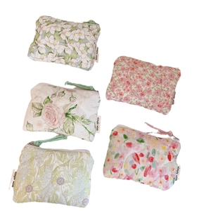Floral quilted cotton mini storage pouches for lipstick and earphones in five patterns