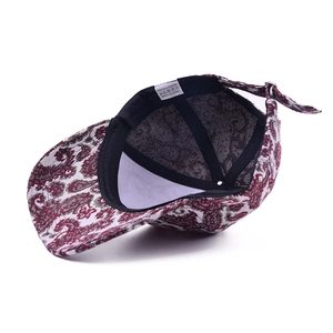Casquette de baseball paisley réglable à motif rouge et blanc en tissu 100% polyester