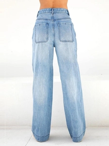 Women's light blue high-waist wide-leg vintage jeans with back square pockets