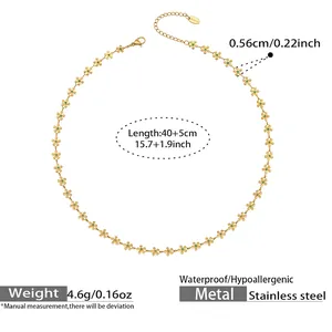 Détail du collier floral en acier inoxydable plaqué or 18k avec mesures de 40+5 cm