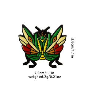 Detailed view of colorful insect enamel brooch with size specs 2.8cm and weight 6.2g