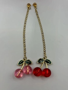 Llavero de cereza con cadenas doradas para tazas Stanley y colgante para mochilas