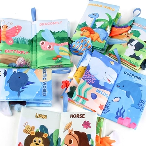Pädagogisches Baby-Stoffbuch-Set mit Ozean- und Tiermotiven und Aufhängeschlaufen