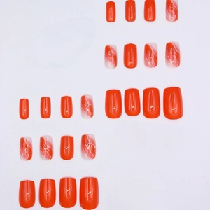 Set de 24 faux ongles orange avec dégradé marbré et paillettes argentées forme carrée