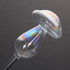 Arroseur automatique en verre iridescent en forme de champignon avec reflets arc-en-ciel