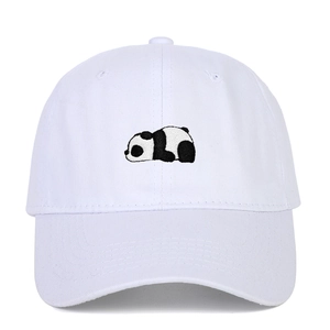 Berretto da baseball bianco con ricamo panda carino per protezione solare all'aperto