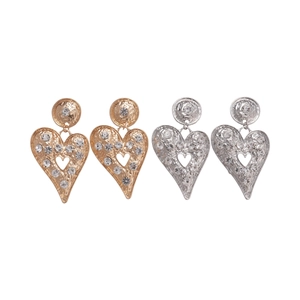 Boucles d'oreilles cœur excentriques à texture martelée et strass brillants sertis