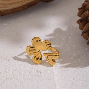 Creative 18K gold petal and heart open ring in high polished stainless steel