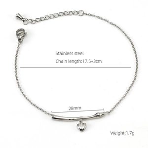 Technical view of 18K stainless steel chain with heart charm and bar dimensions