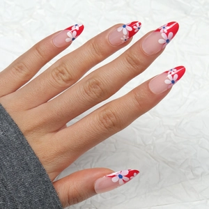 Sweet Style Long Almond Artificial Nails Featuring Red French Edge And White Daisy Flowers Glossy Elegant Fake Nails For Women