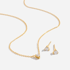 Set collana e orecchini a cuore in acciaio inossidabile placcato oro 18K con zirconi cubici