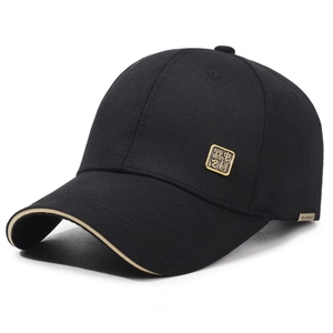 Schwarze Baseballkappe aus Baumwolle mit goldenem China-Emblem und klassischem Metall-Tag