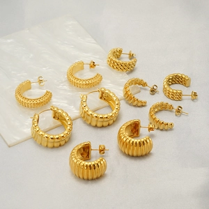 Hoop Earrings For Women 18K Gold Plated Stainless Steel Geometric Ribbed Twisted Chunky C-Shaped Fashion Jewelry Gift
