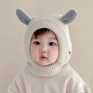 Bonnet en tricot pour bébé avec longues oreilles et cache-cou chaud pour l'hiver