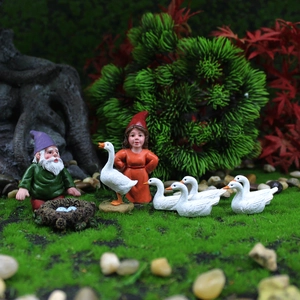 Gartenzwerg Miniaturen mit Gänsefiguren aus Harz für die Mikro-Landschaftsdekoration