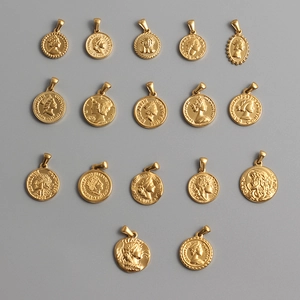 Pendenti Moneta Romana Charms Placcato Oro 18K Acciaio Titanio Vintage Ritratto In Rilievo Per Creazione Gioielli Fai Da Te Collane Retro Elegante
