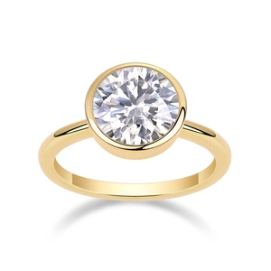 Classic round moissanite ring in gold plated S925 silver with a minimal bezel setting