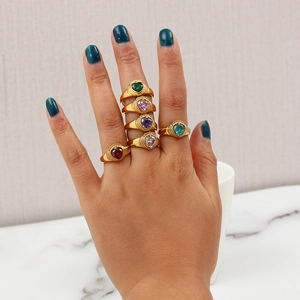Set of five 18K gold plated stainless steel heart rings in varied gemstone colors