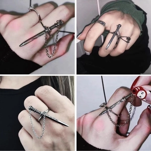 Gothic Donker Kruis Zwaard Ring Voor Vrouwen Punk Retro Legering Ketting Kwastje Schedel Verstelbare Ring Mode Sieraden