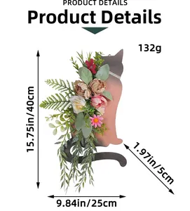 Cat-shaped wooden wall hanging with floral decorations and dimensions 40x25x5cm