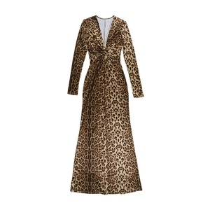 Dettaglio maxi abito leopardato con scollo a V, nodo in vita e maniche lunghe sottili