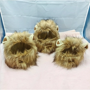 Pet lion mane costume set in three sizes for cats and dogs made of brown plush