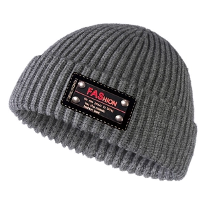 Berretto In Maglia Beanie Acrilico Caldo Inverno Esterno Streetwear Moda Patch In Pelle Rivetto Per Adulti Unisex