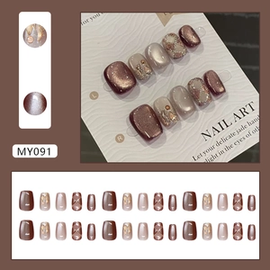 Kurze Cat-Eye-Nägel zum Aufkleben in Kaffee und Silber mit Glitzer-Diamant-Akzenten