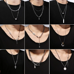 Collage de neuf colliers en acier inoxydable argenté avec pendentifs lune et croix pour femme