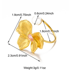 Detailed dimension guide for floral 18k gold plated ring with shell flower and pearl