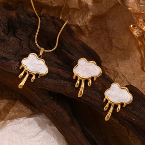 French Retro Stainless Steel Shell Cloud Tassel Pendant Necklace Stud Earrings 18K Gold Plated Fluid Metal Jewelry For Women