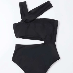 Sexy one-shoulder black cut-out monokini swimsuit with asymmetric waist design
