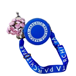Borsa a tracolla rotonda blu con logo PARCHITA e tracolla jacquard alla moda