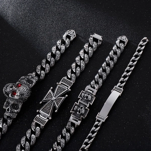 Bracciali gotici con teschio in acciaio inossidabile retrò con zirconi rossi incastonati